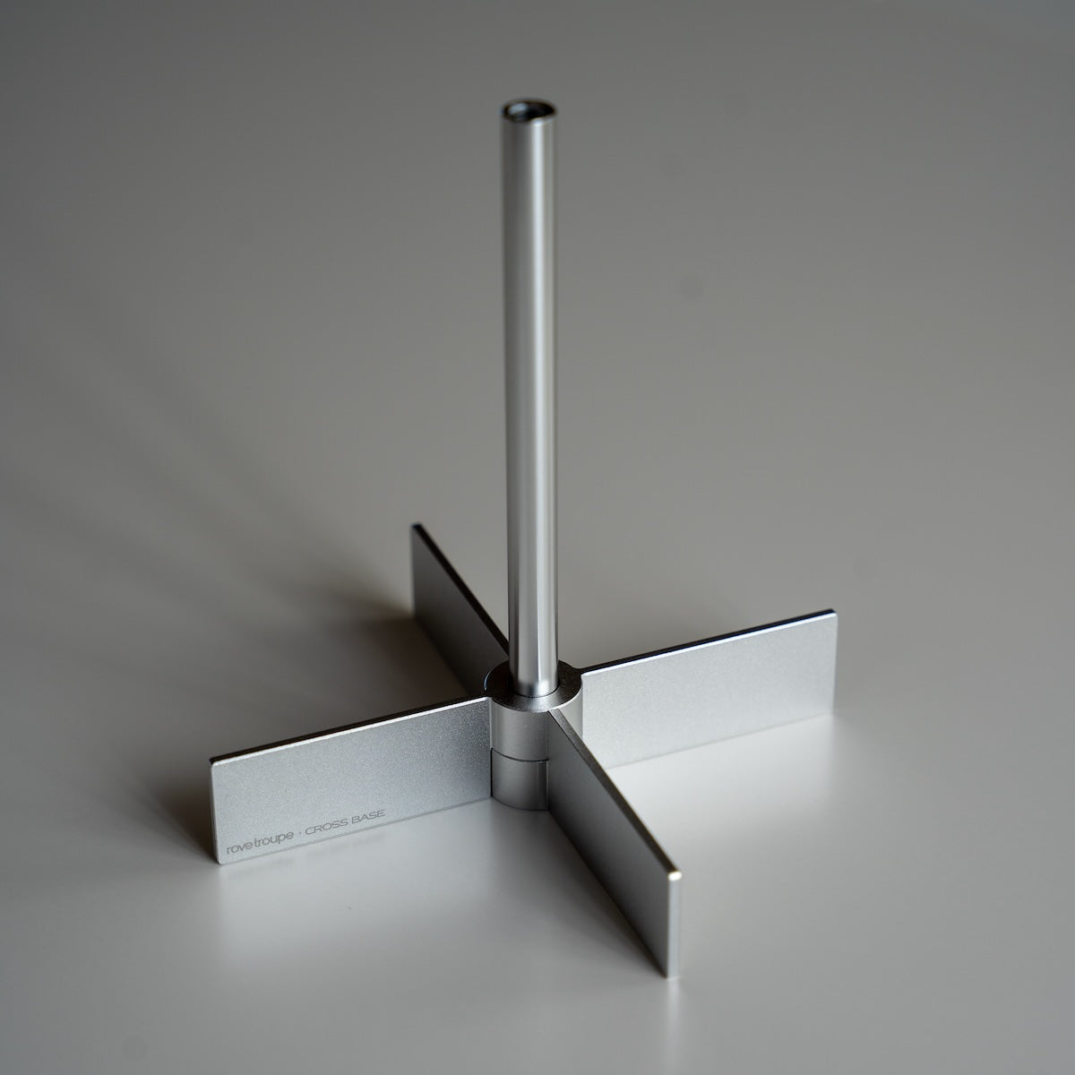 ROVE TROUPE CROSS BASE – LOG