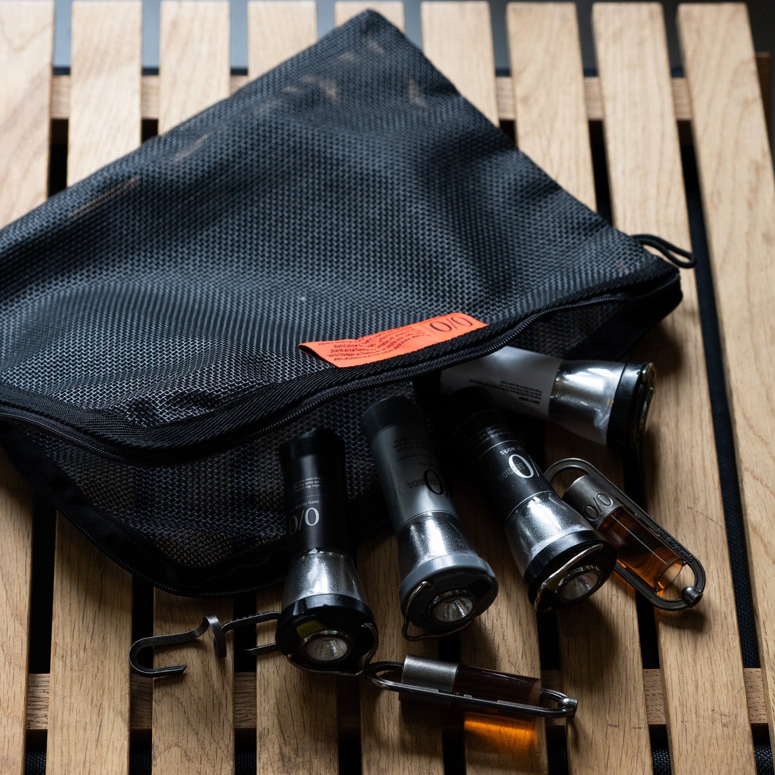 neru design works × weekender メッシュポーチ – LOG