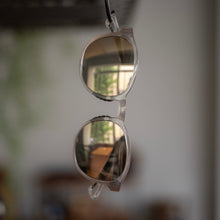 画像をギャラリービューアに読み込む, Owl Mils x TARPtoTARP ”Tsukuyomi”