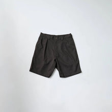 画像をギャラリービューアに読み込む, Polyester Wide Chino Short Trousers
