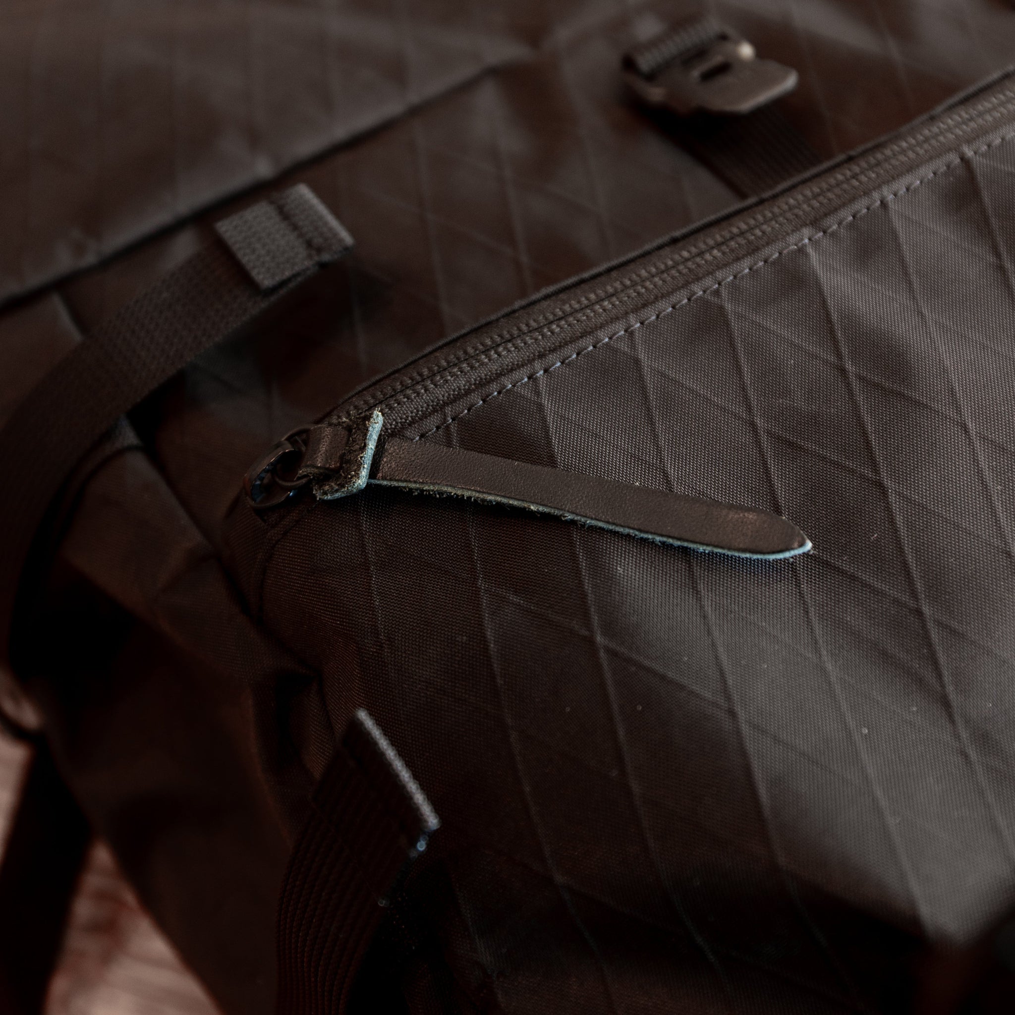 0/0 back pack ブラック – LOG