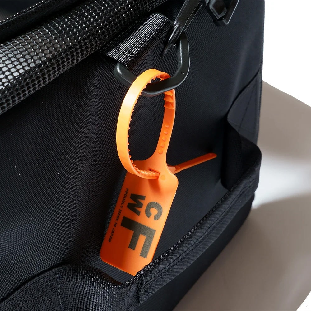 TENT HOUSE L BLACK – LOG