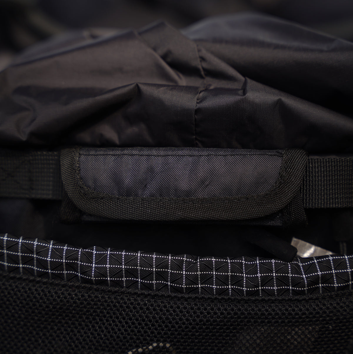 H.R CONTAINER – LOG