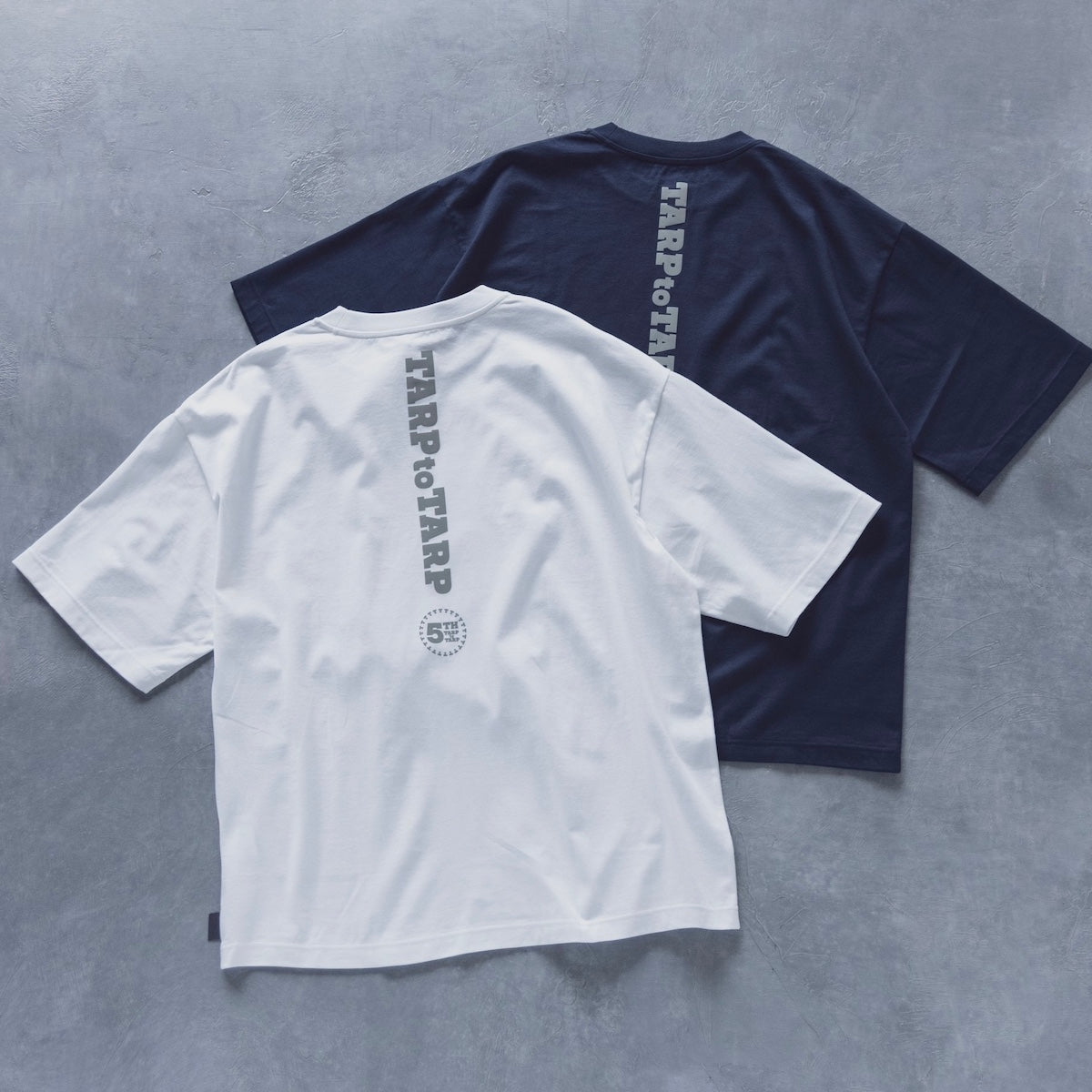 koti BEAUTY&YOUTH x TARPtoTARPのWネームTシャツ – LOG