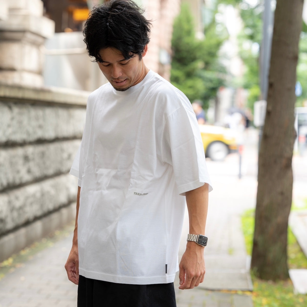 koti BEAUTY&YOUTH x TARPtoTARPのWネームTシャツ – LOG