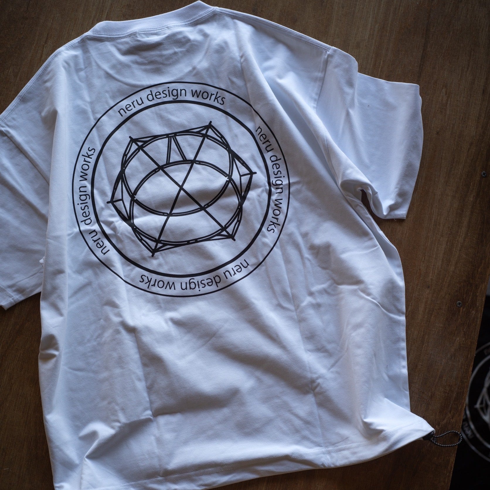 受注商品＞cave draw cord Tシャツ – LOG