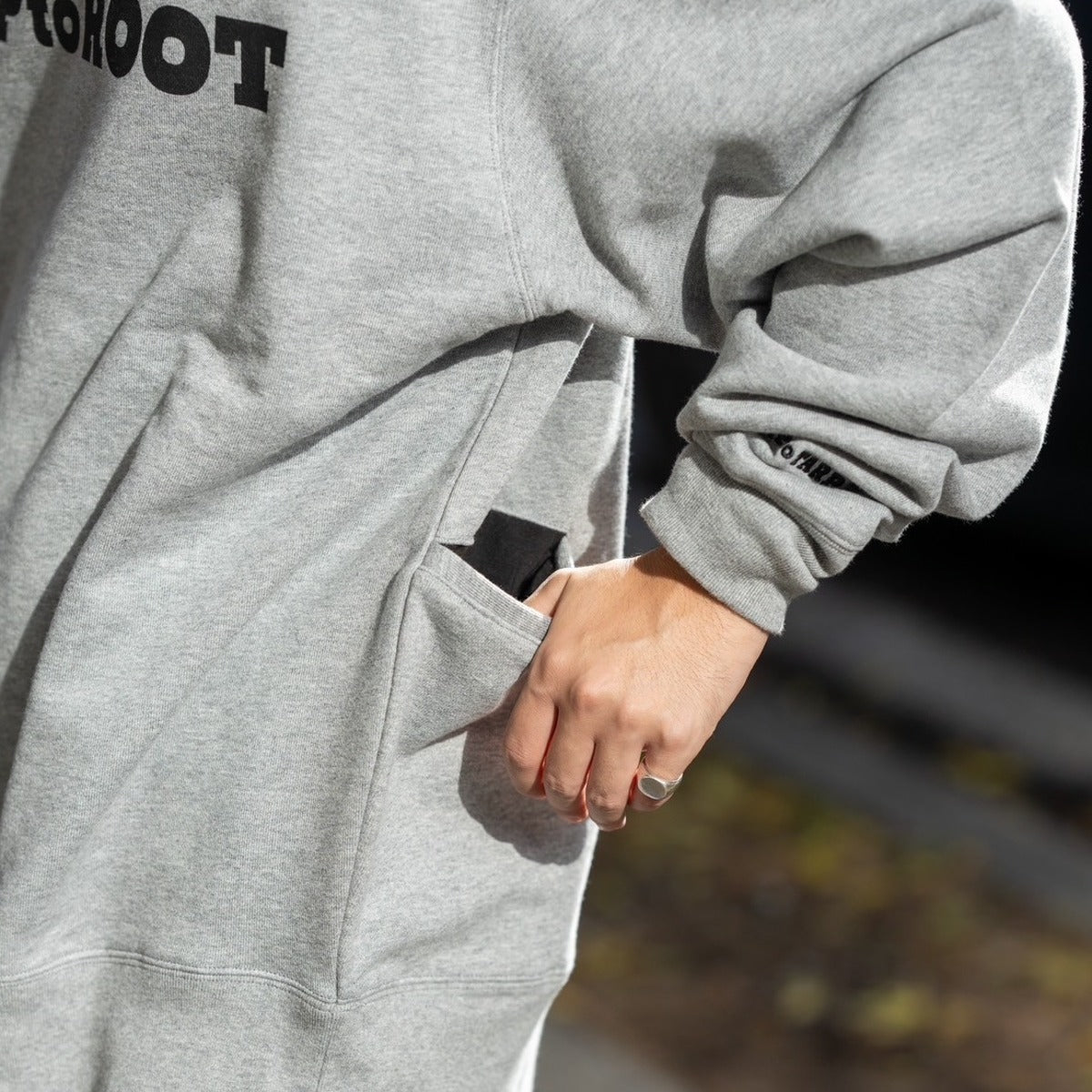 PLAY UTILITY BACK POCKET Logo Crewneck Sweat TARPtoTARP – LOG
