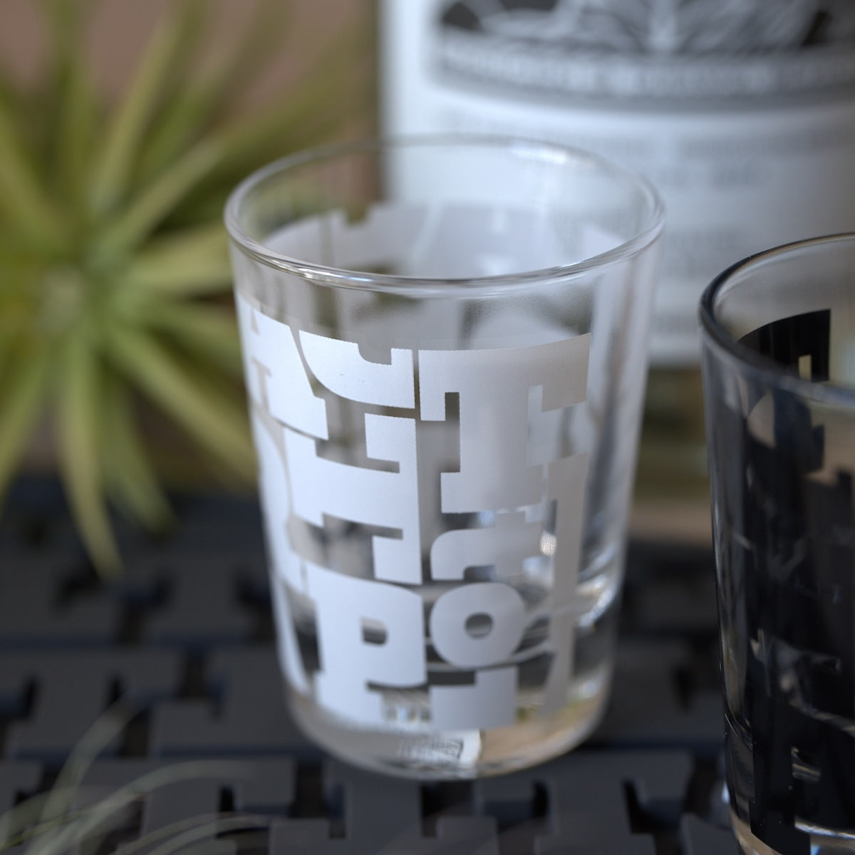 TARP GLASS -Shot- / Black & White set – LOG